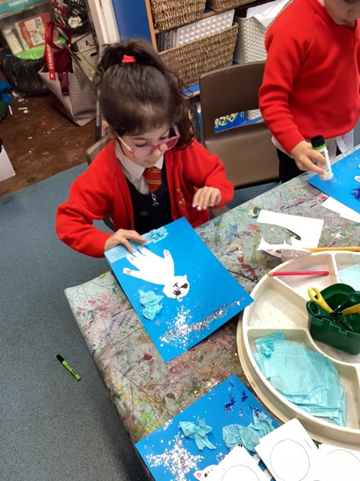 Reception enjoy creating Artic animal pictures