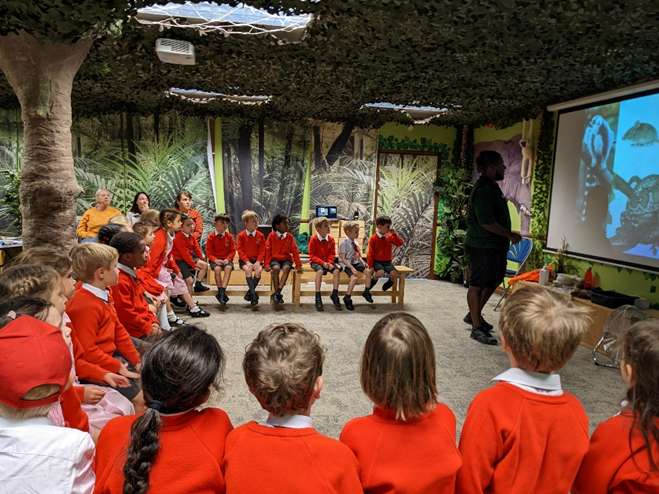 Image of Year 1 children at Whipsnade Zoo